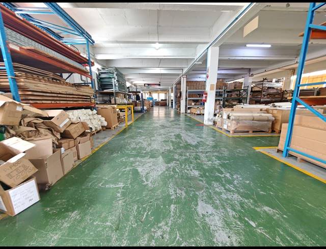 3,045M² WAREHOUSE FOR SALE IN ROBERTSHAM